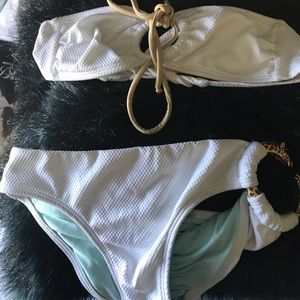 Adorable bikini from Hawaii with metal giraffes